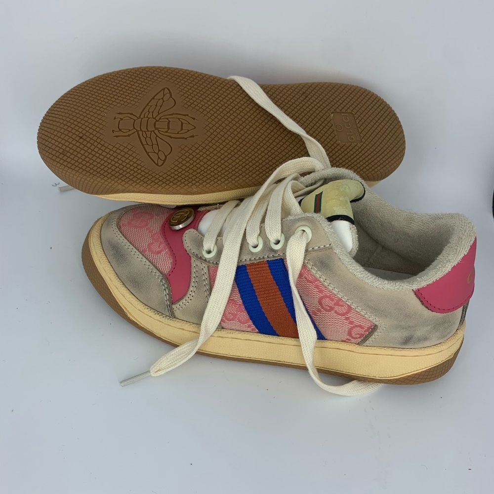 Gucci kids distressed dirty sneakers. Size Eu 34. Gently used. 100 % authentic.